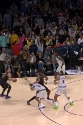 湖人绝杀战术曝光，1人犹豫担责，2人不解2月25日的NBA常规赛，洛杉矶湖人