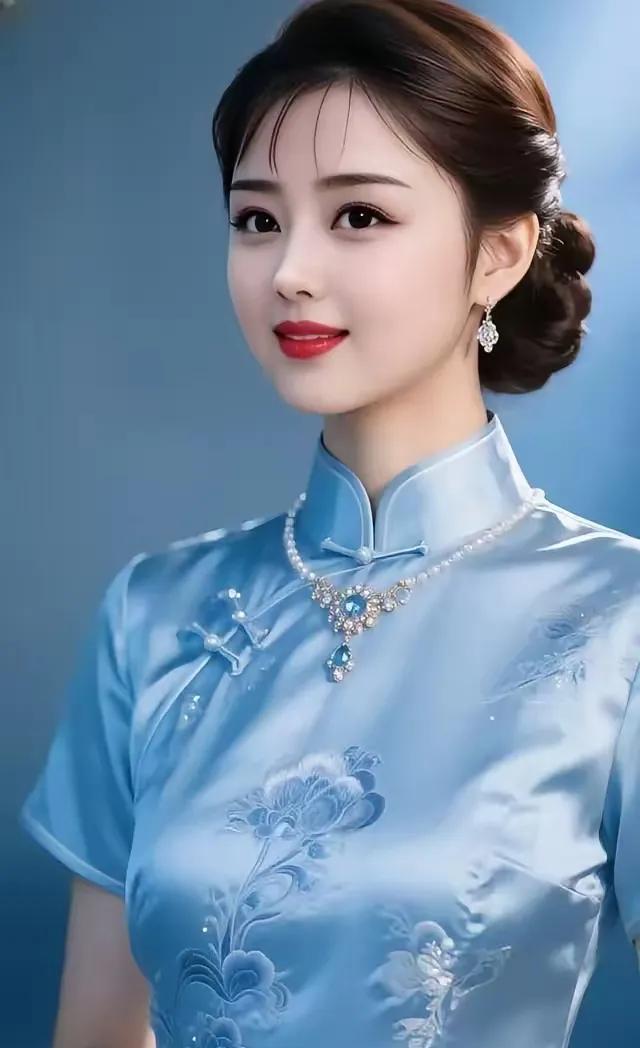 蓝袍美人盘发如云坠珥光，天蓝袍影暗花香。静时似画行成韵，水色诗流意未央。