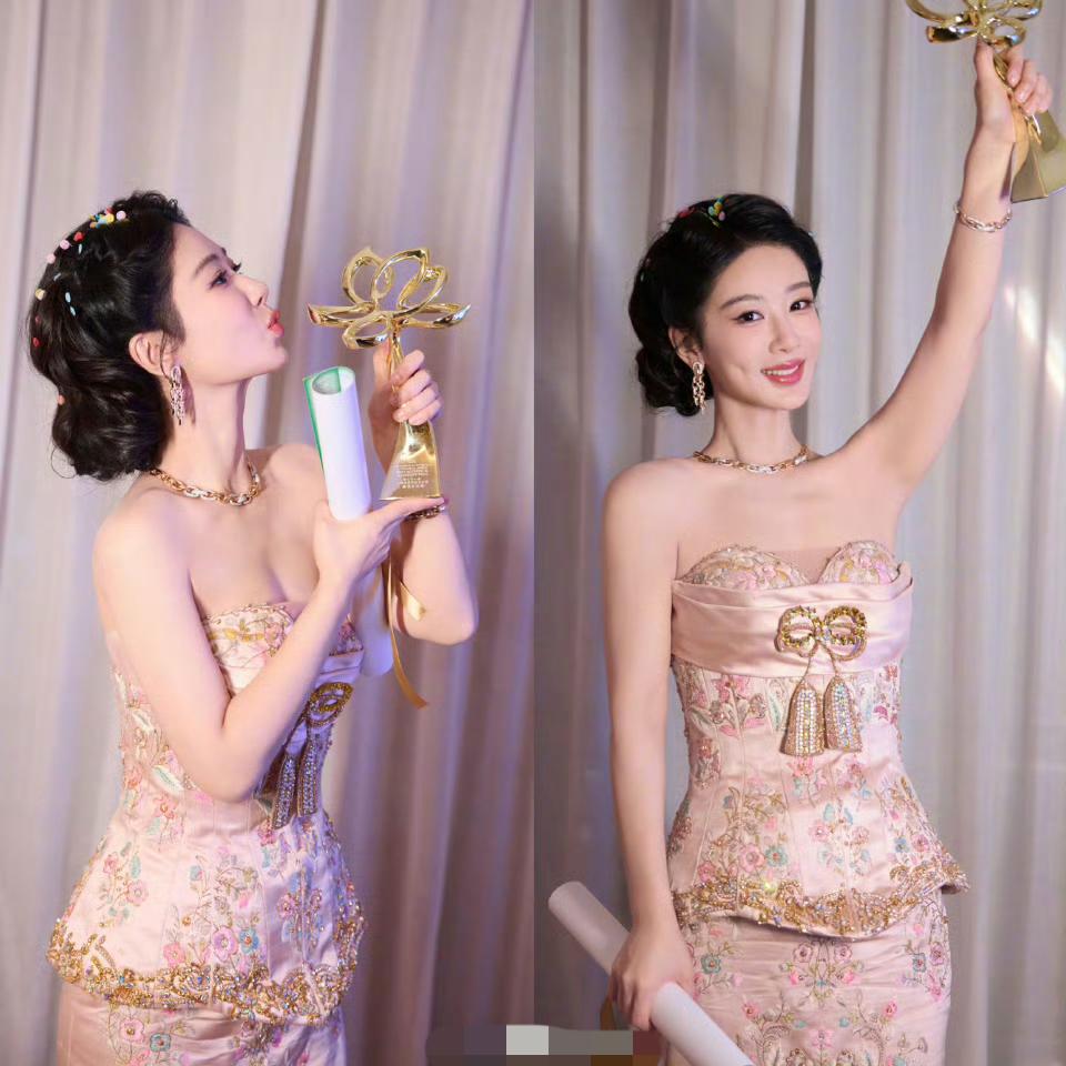 恭喜杨紫斩获白玉兰最佳女主角!多年深耕演技，终得这份沉甸甸的认可，实至名归。张