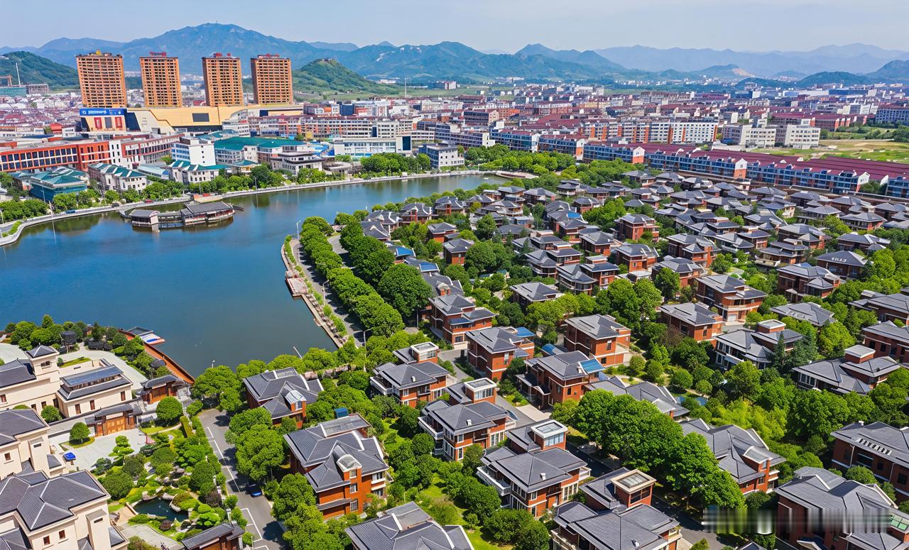 浙江“最壕”村：500万算困难户，年入725亿导读：浙江花园村凭实力颠覆认