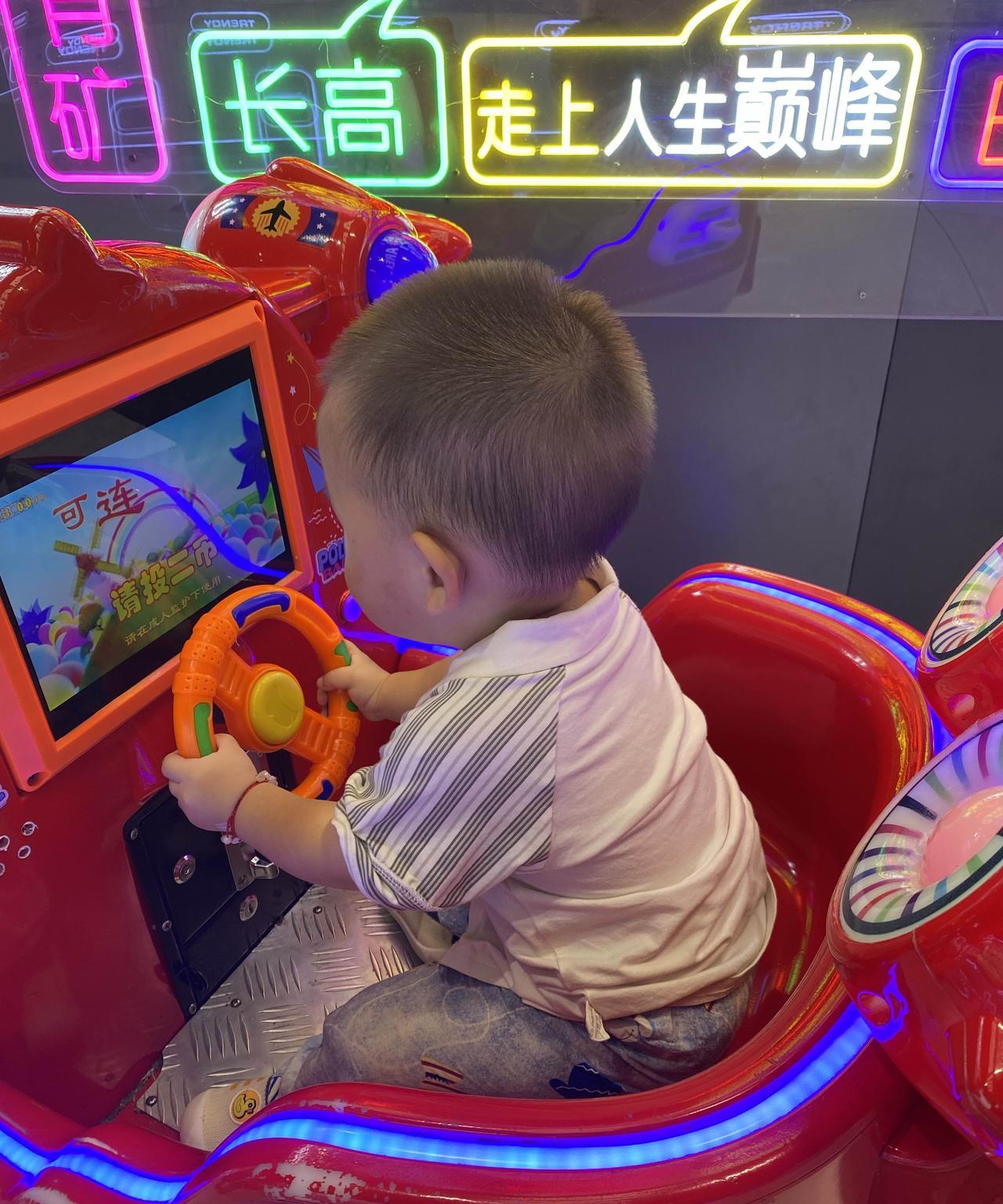 带娃以后才知道：1.水果不是越吃多越好，宝宝吃得越多水果，他的胃越偏湿寒，而且