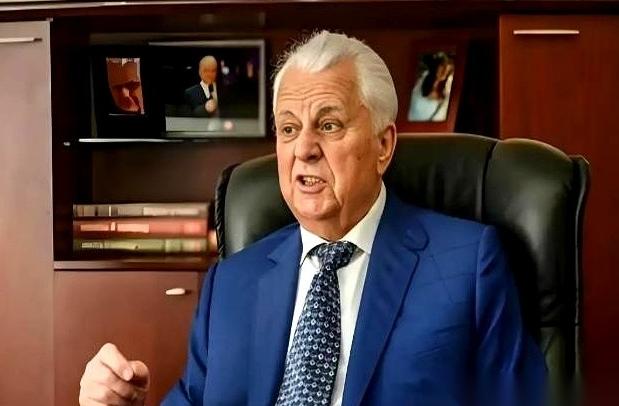 一群乌克兰的顶尖专家，在中国采访镜头前，突然就集体崩溃，哭得像个孩子。你以为是受