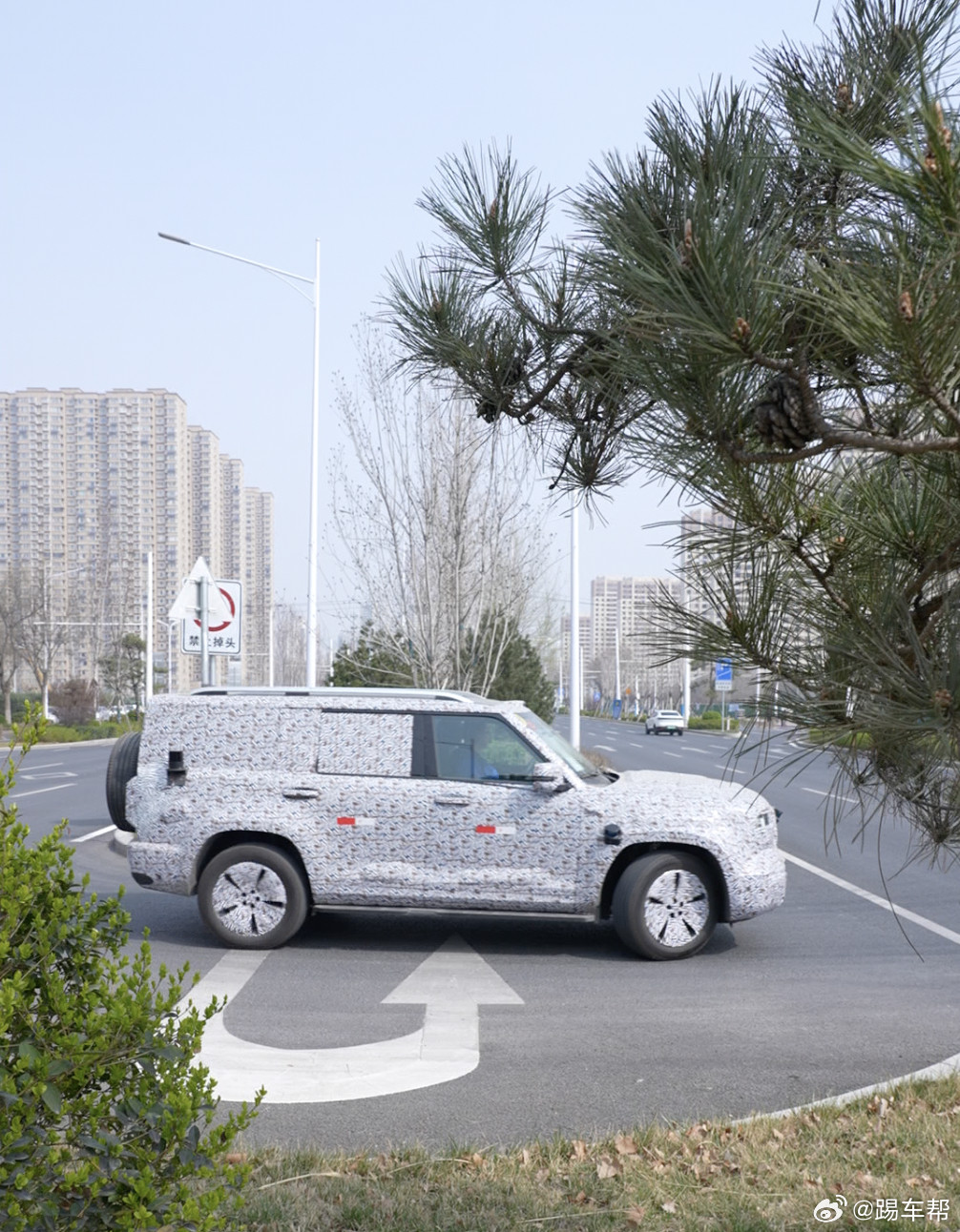 哈弗再推方盒子新物种哈弗即将推出一款旗舰级方盒子SUV，目前长城汽车内部倾向将