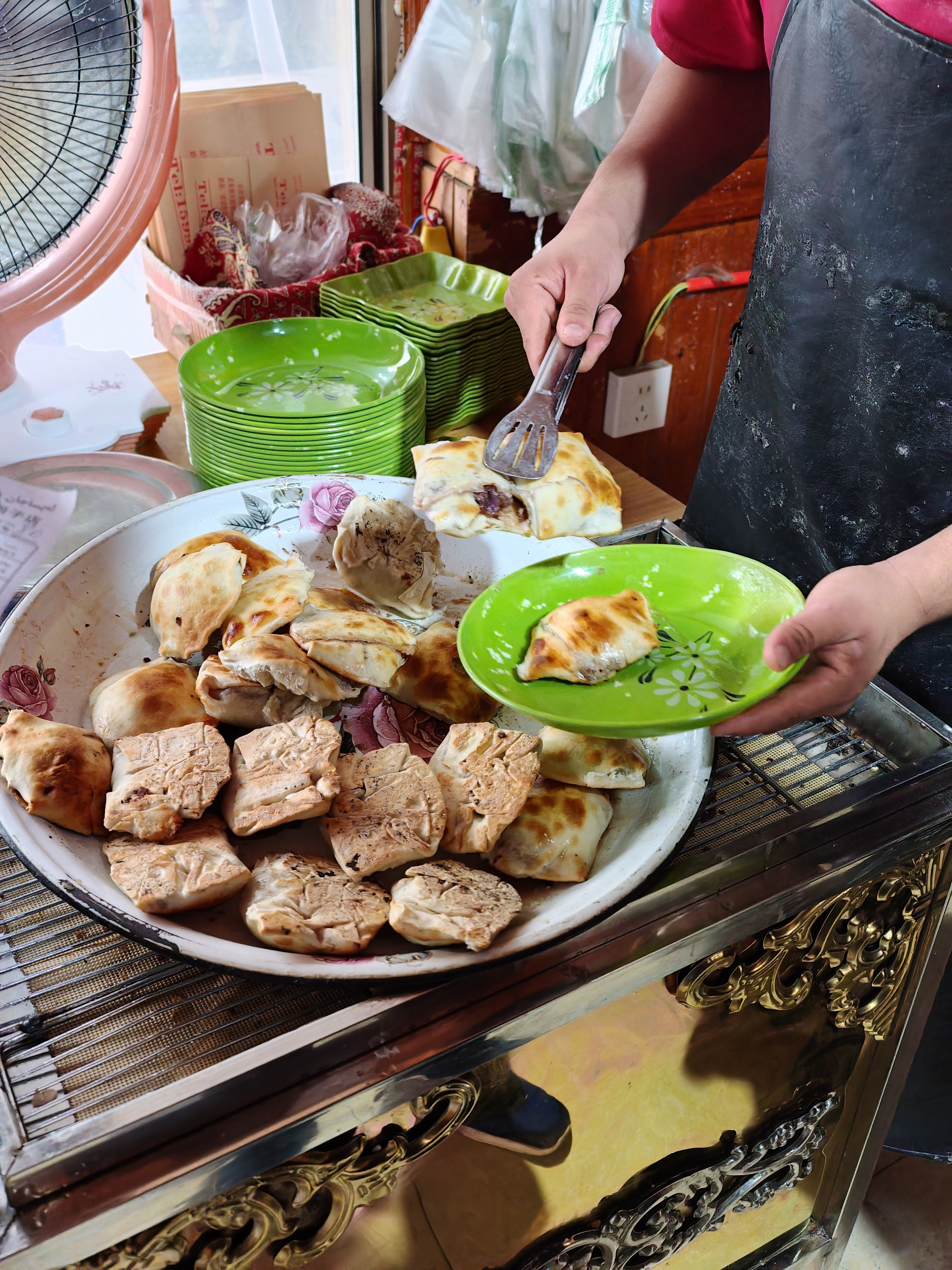 好吃到抽耳光都不放手