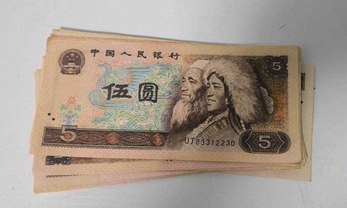 我是不是要发达了的前奏呢？一不小心，在我的传家之宝的藏物柜里，我发现家里有二扎