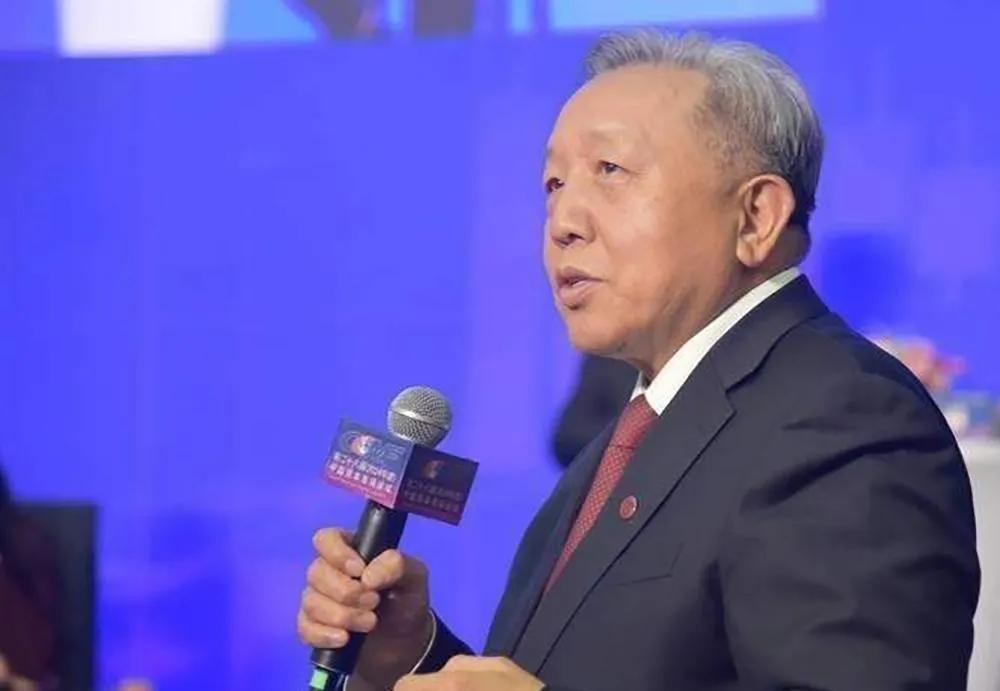 吴晓求教授曾经说过：“当民众选择存钱时，银行竟质疑资金来源；当民众需要取钱时，银