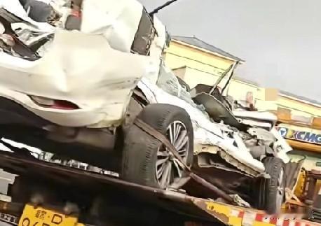 2月23日，江西南昌一女子一家从娘家过完年，准备返回南昌上班，自驾返程途中发生车