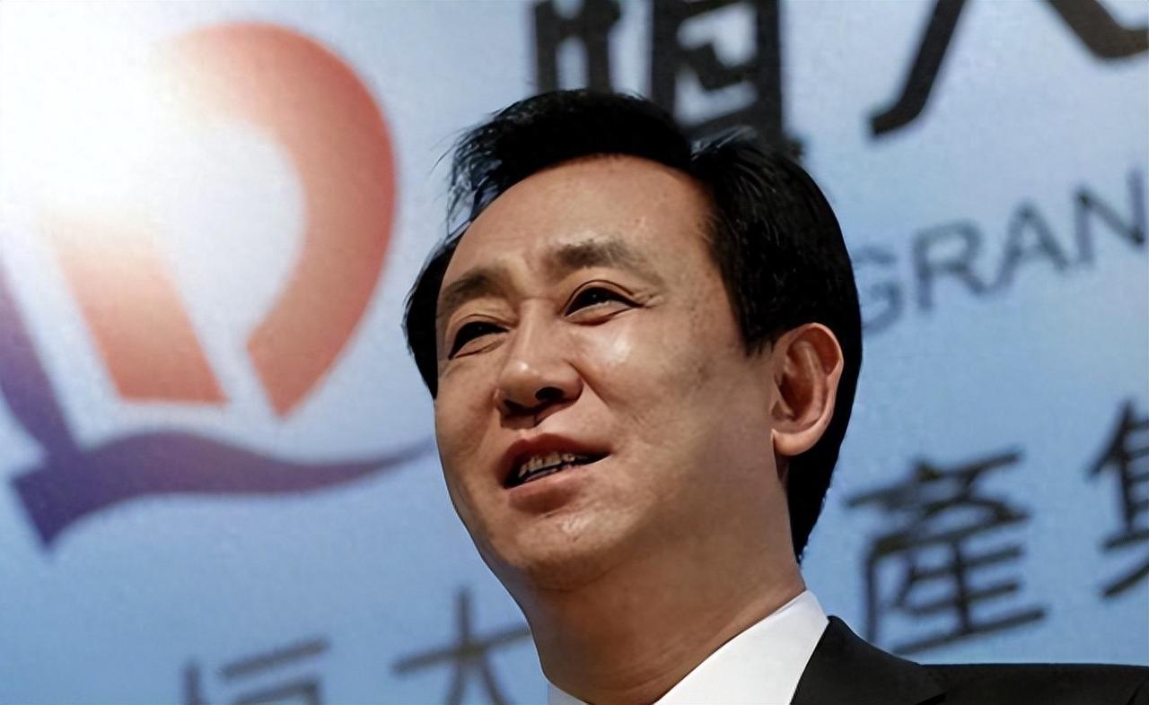 当许家印当庭认罪，再看王健林当年“壮士断腕”：谁才是真正的周期赢家?2026年