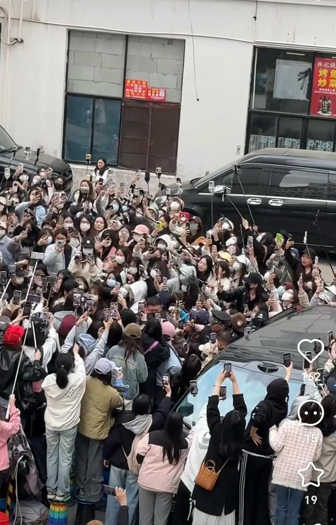 张凌赫这人气真的想不到这么旺，真的已经成凌帝了吗