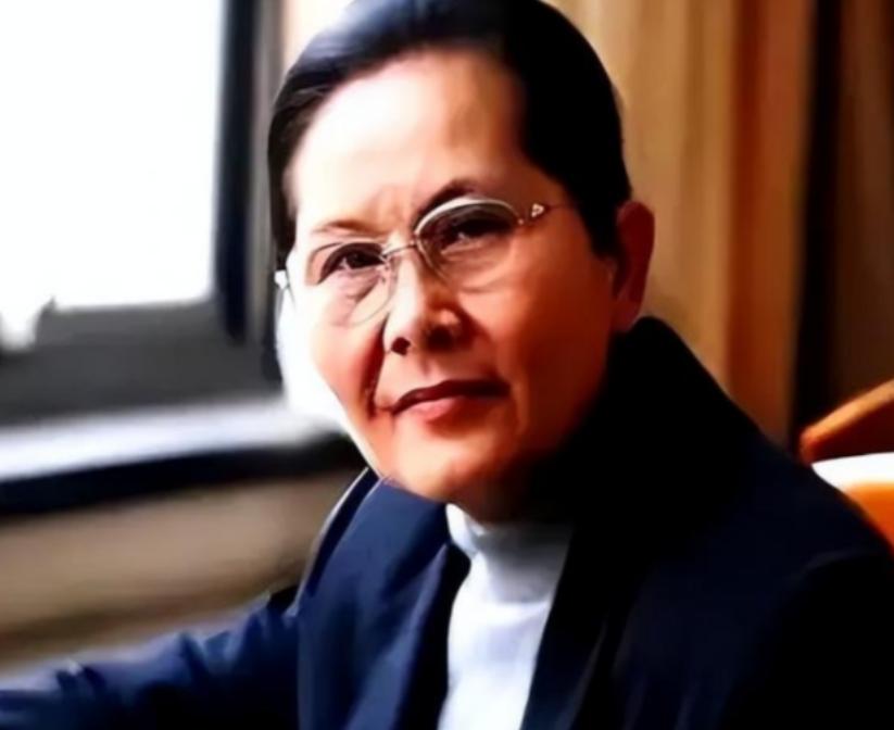 我国顶尖半导体教授李爱珍，申请中科院院士被淘汰，不料2007年，她竟然摇身一变成