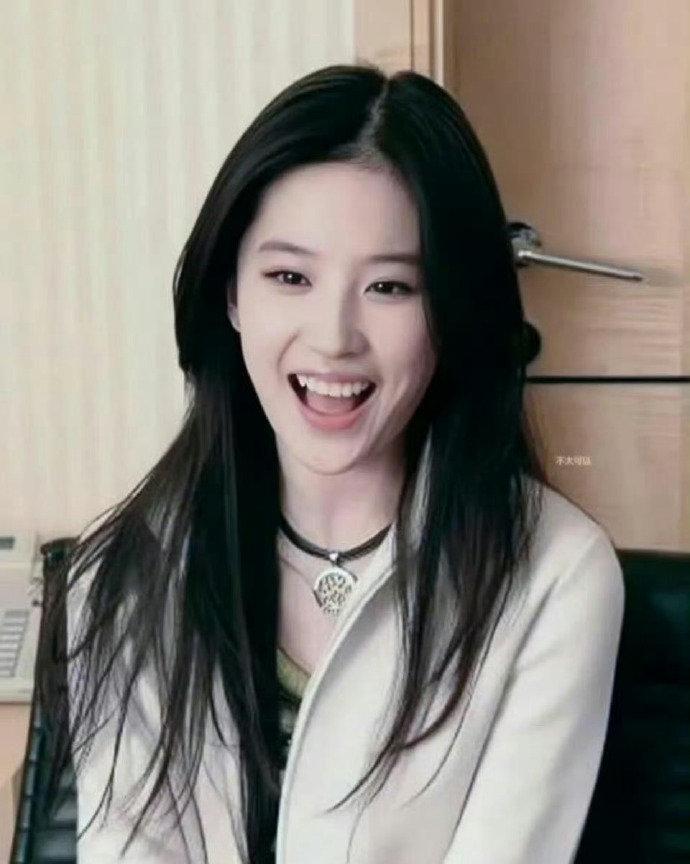 #刘亦菲爽文大女主配置#芭蕾启蒙、北电学霸、国民角色三连击，演黄亦玫还得看她的
