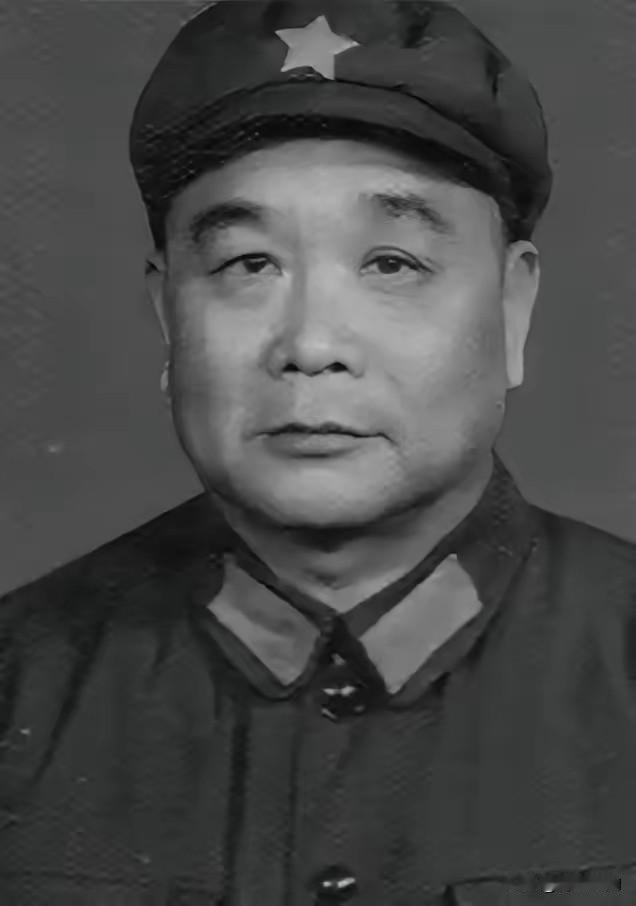 1950年，恩施分区司令员王定烈乘车去剿匪，途中得知参谋在出发前打了电话，感觉不