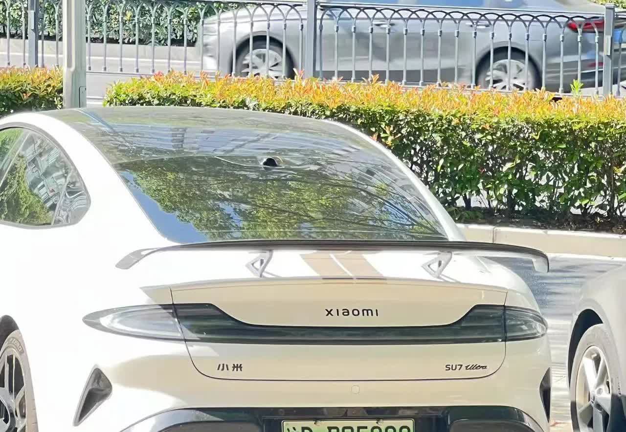 一直对车没什么特别感觉觉得不过是日常代步工具关键是也没个驾照直到看见