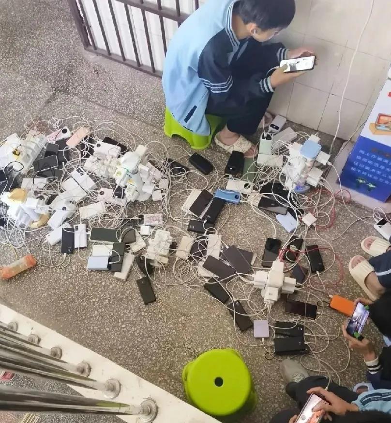 好担心插座承受不住