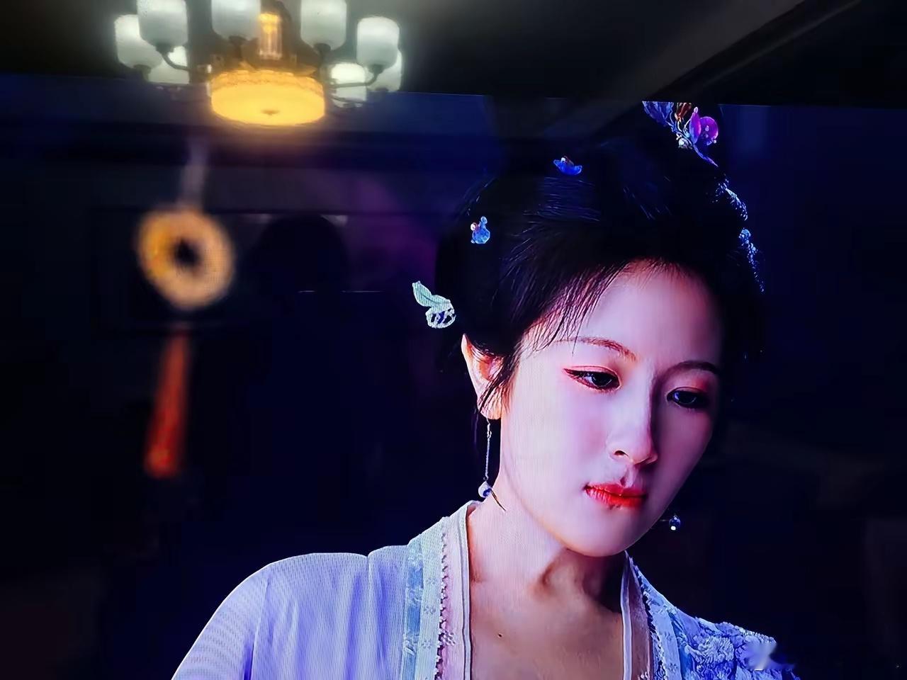 《朝雪录》总感觉男主敖瑞鹏接不住李兰迪的戏，明明是个身份尊贵的武将，就是没有英气