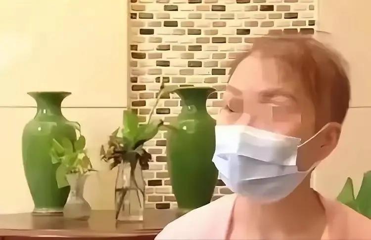 湖南，44岁妻子被查出癌症晚期，她打算卖掉120万的房子续命，丈夫哽咽着说：“孩