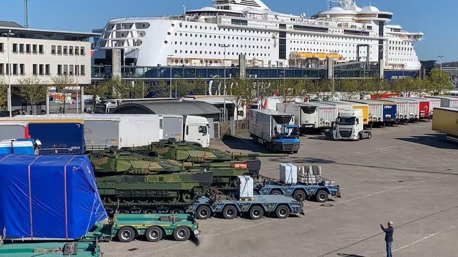 烽火问鼎计划挪威武装部队从慕尼黑接收最先进的豹2A8主战坦克。首批坦克现已装载到