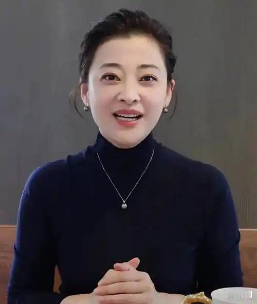 这个世界我最想不通的人，就是梅婷了。你说梅婷长相一般，不漂亮不惊艳，可就凭着这份