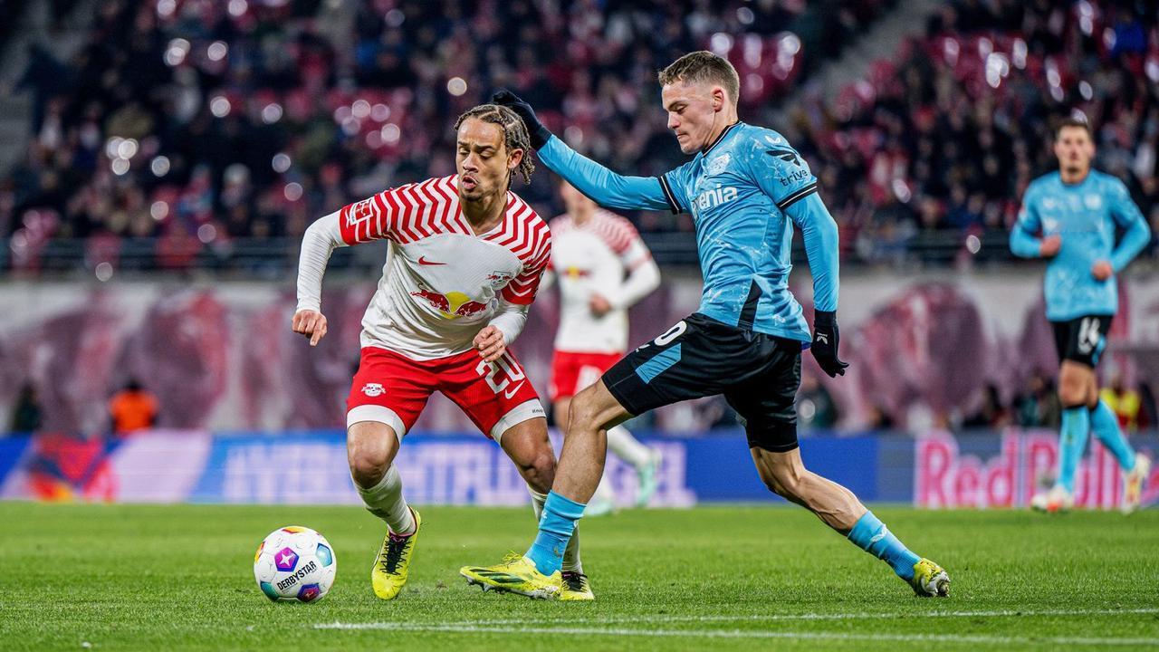 维尔茨和西蒙斯本赛季的表现低迷，真实反映了德甲和英超目前的水平差距。比赛节奏