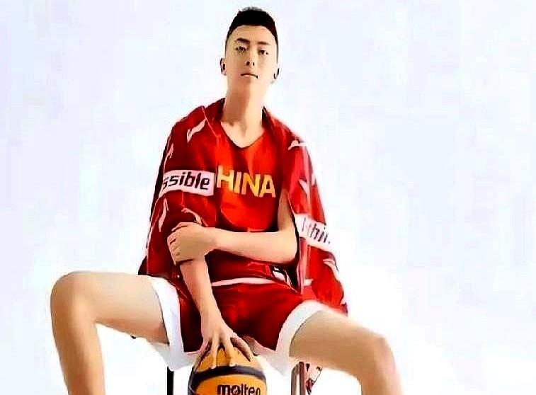 辽宁青训的尖子全跑了，球迷心在滴血20岁的何佳轩在U21联赛里轰下41分，可球