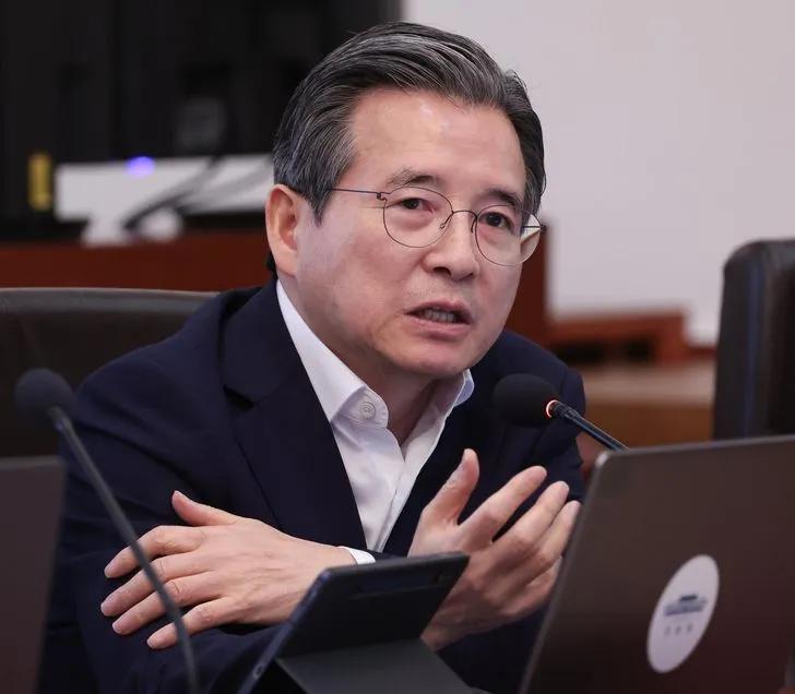 政坛巨变，亲信辞职，李在明难道又要走尹锡悦的老路？9月1日，韩国总统府宣布：