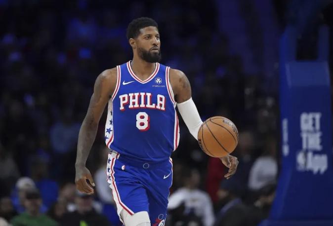 快船最近伤兵满营，又是背靠背出战，哈登的体力也差不多到极限了。乔治选择打快船