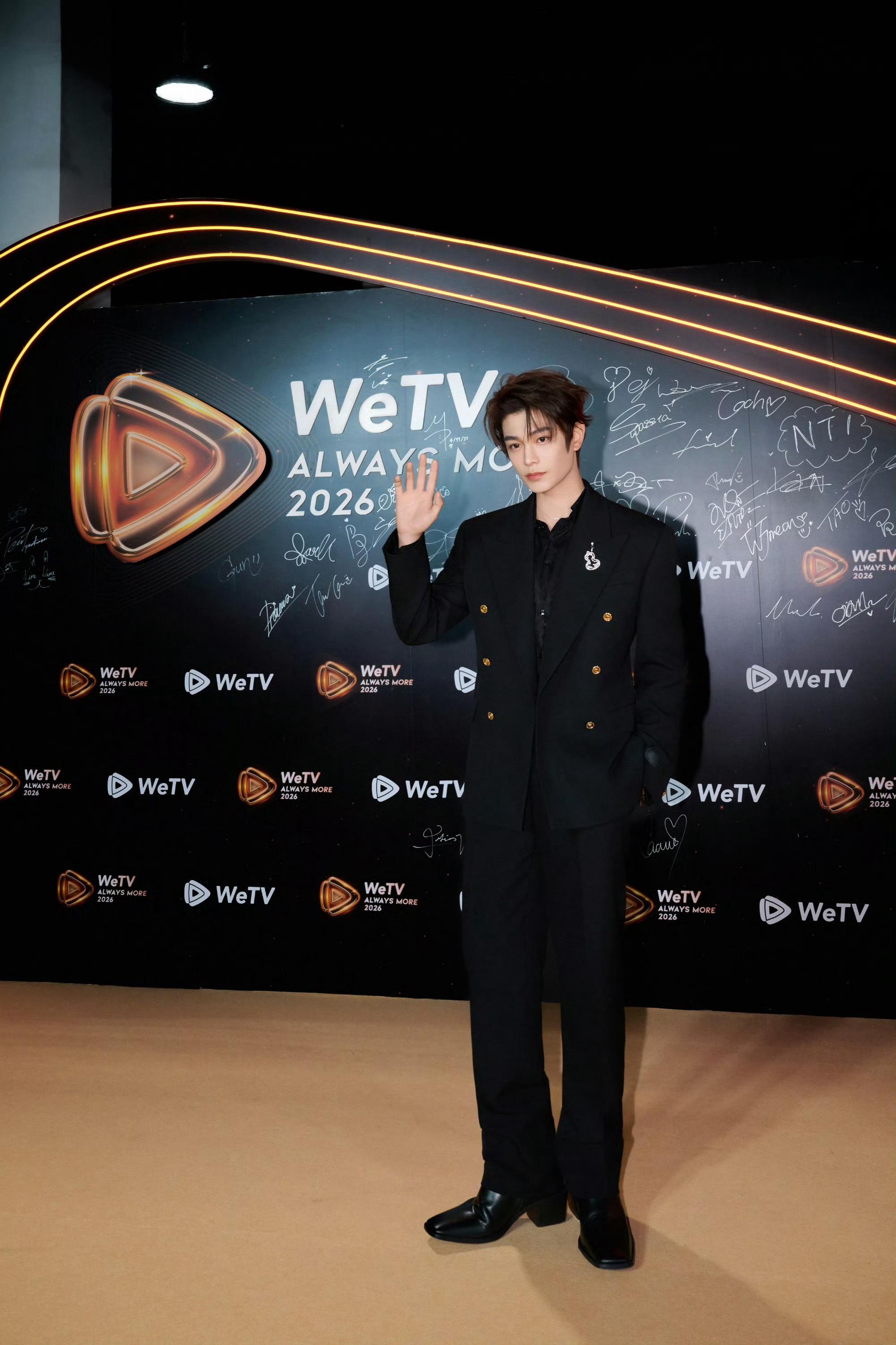 丁禹兮走向国际，越来越从容，感觉吾家有儿已长成，可以顶天立地的感觉了🤩🤩