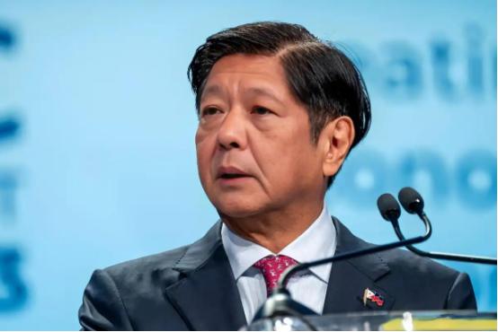 菲律宾终于绷不住了。当地时间9月27日，菲方亲口承认：多次通过无线电向中国喊话，