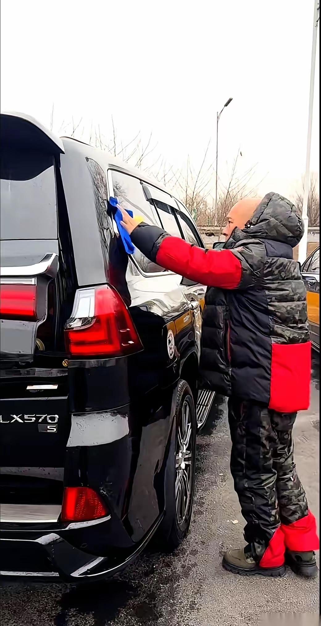 现在买电动车的人越来越多，不少人都盯着续航看，总觉得续航越长越好，其实根本没必要