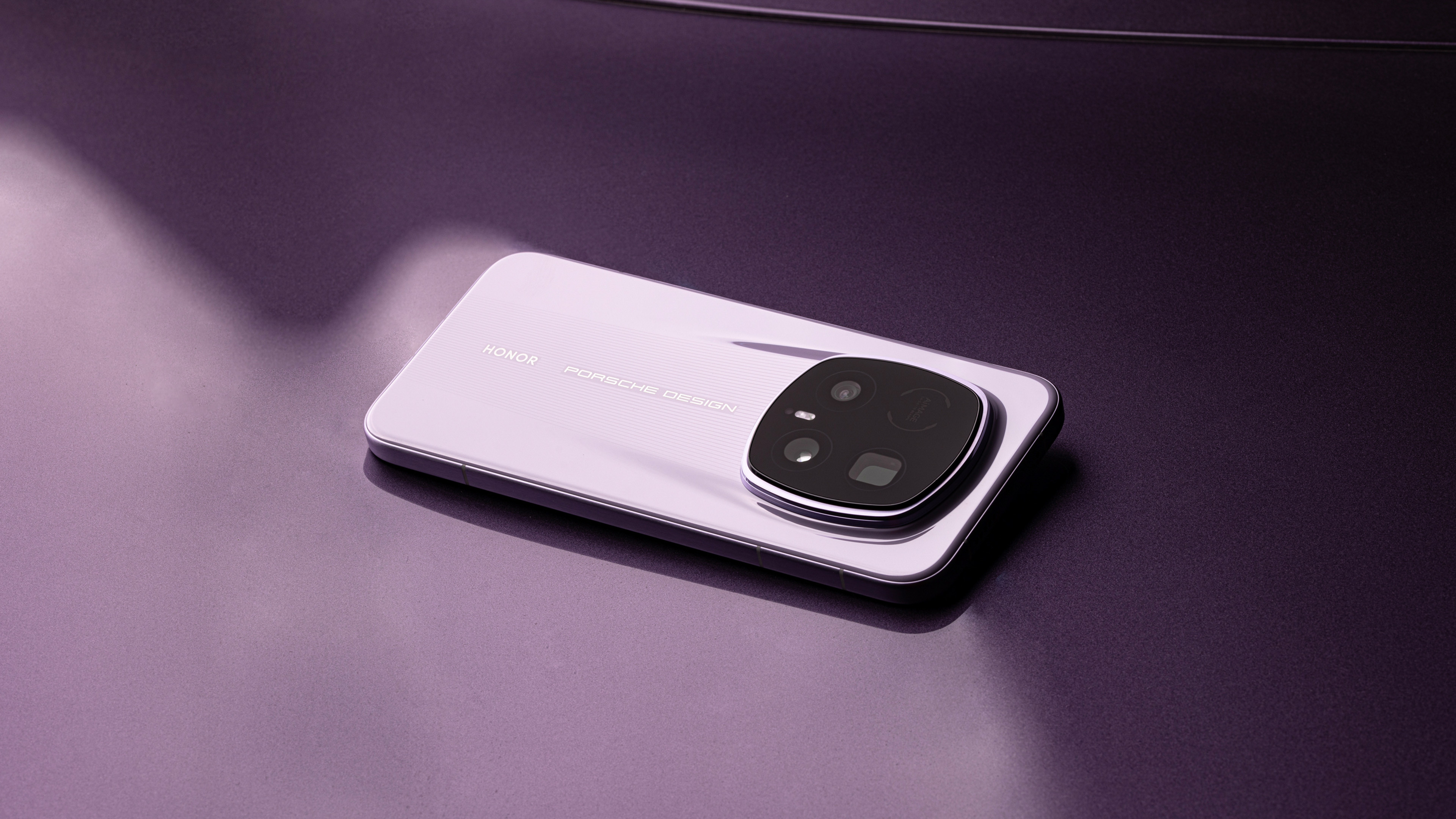 荣耀 Magic8 RSR 保时捷设计图赏: 以纳米陶瓷, 塑超跑光影