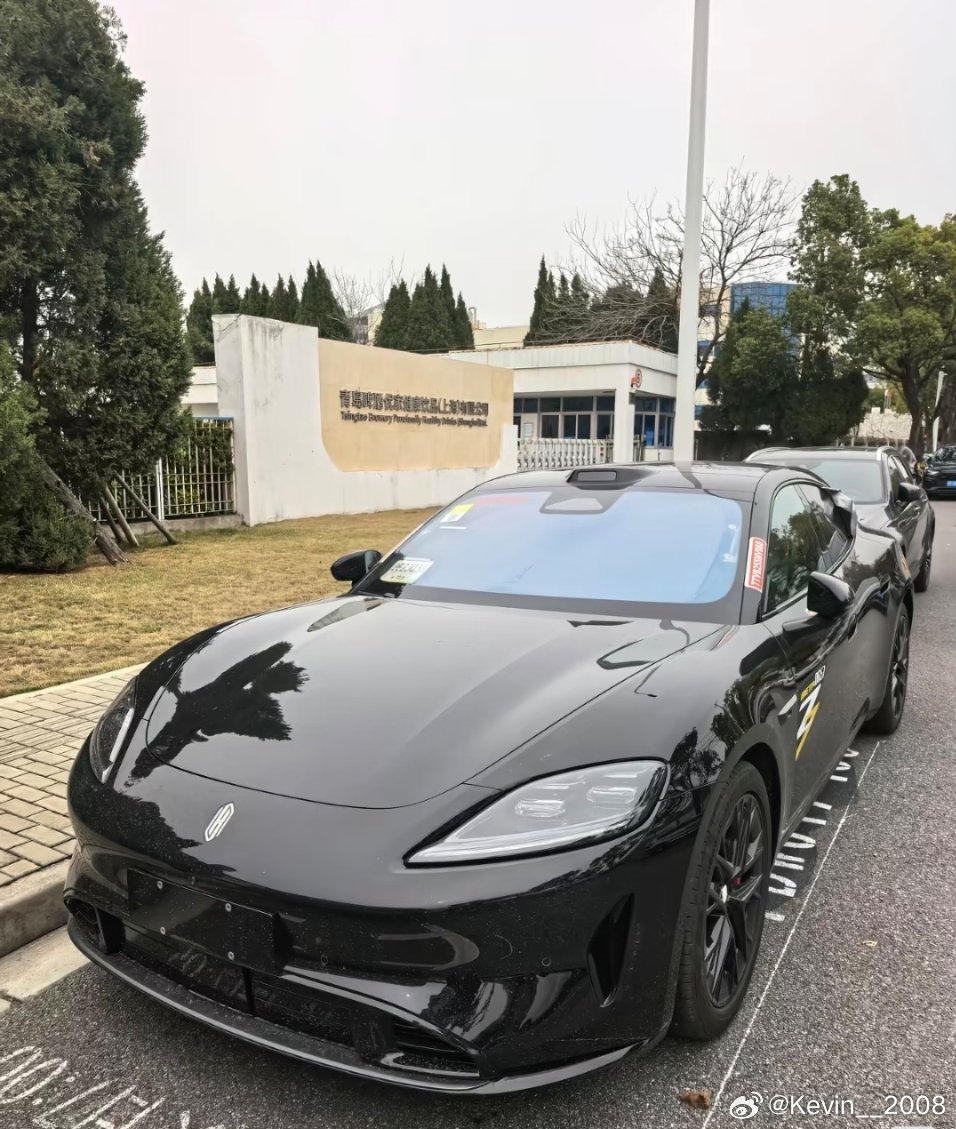 如果你有30万，你会选择尚界还是小米SU7？