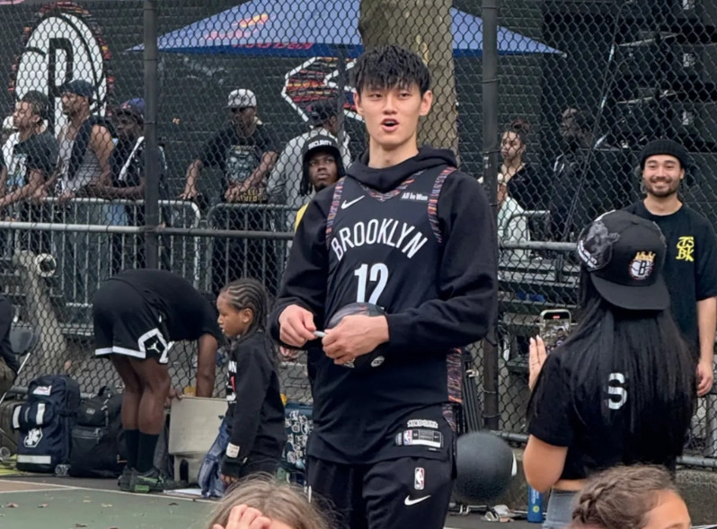 曾凡博赚大了！据北京媒体人老咸鱼儿透露：许利民非常重视曾凡博下一份合同，北京男