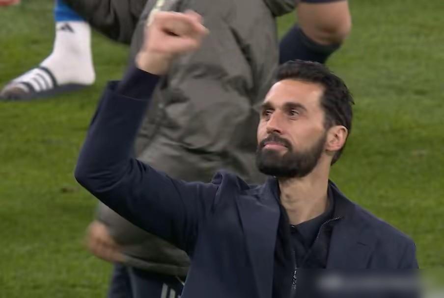 别信什么“战术大师”了。瓜迪奥拉，被一个“菜鸟”用残阵双杀，总比分1比5。