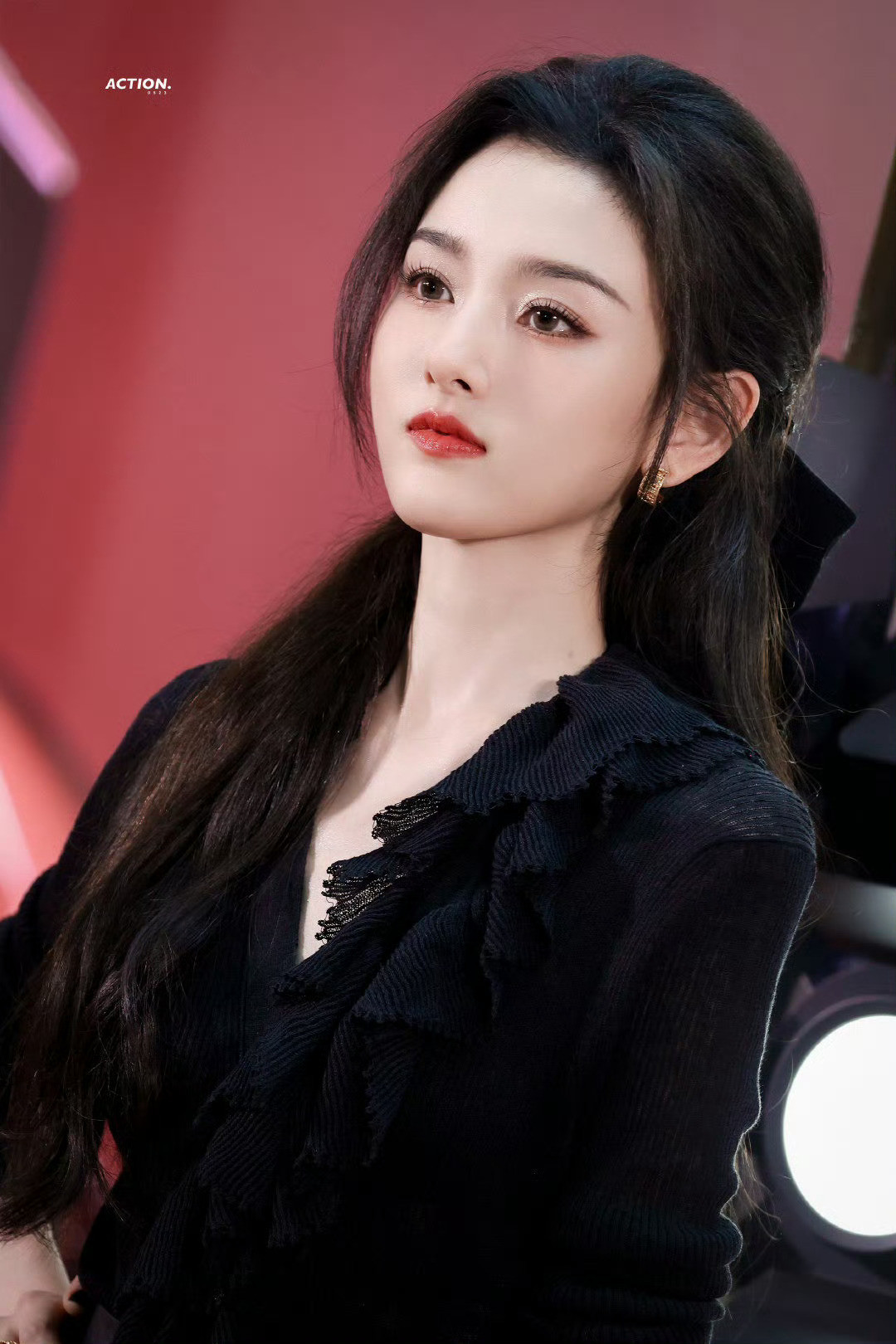 健身房偶遇宋祖儿宋祖儿今日活动饭拍，美得太权威了！宋祖儿​​​