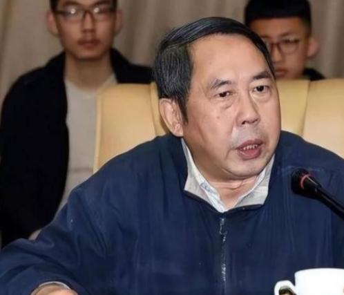 六年前中美贸易战剑拔弩张，美国关税大棒挥向千亿美元中国商品，科技封锁层层加码之际