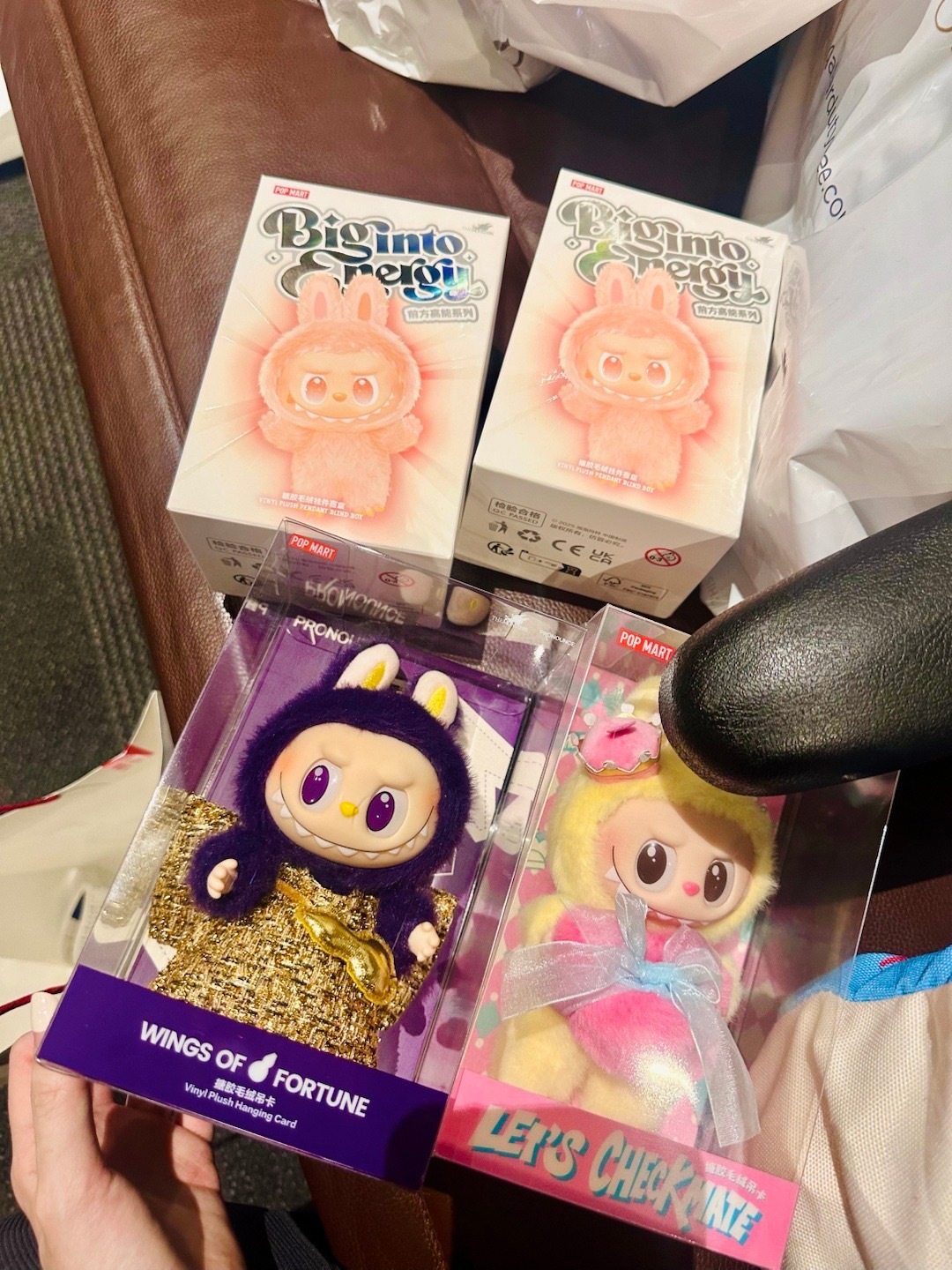 在卡塔尔买到labubu了，不用在国内抢啦😘😘🥰🥰卡塔尔