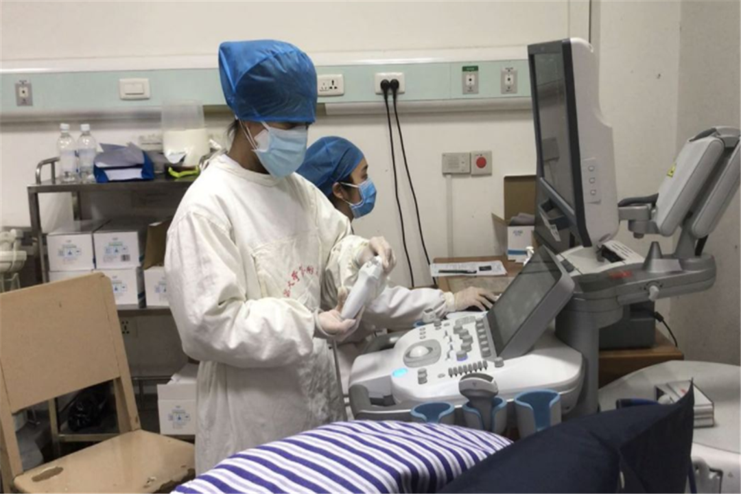 全球多地疫情爆发, 欧美态度急速转变! 疫情成中方崛起“分水岭”!