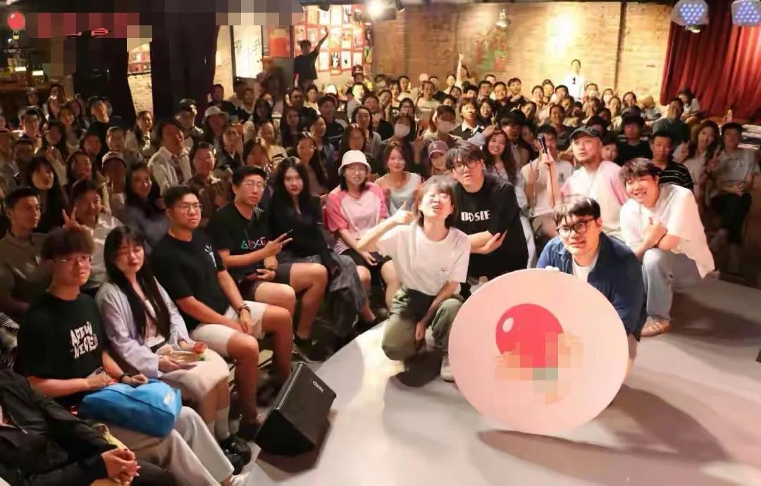 18万日薪演员背后，90%俱乐部月亏20万：脱口秀正在吃掉自己的骨头脱