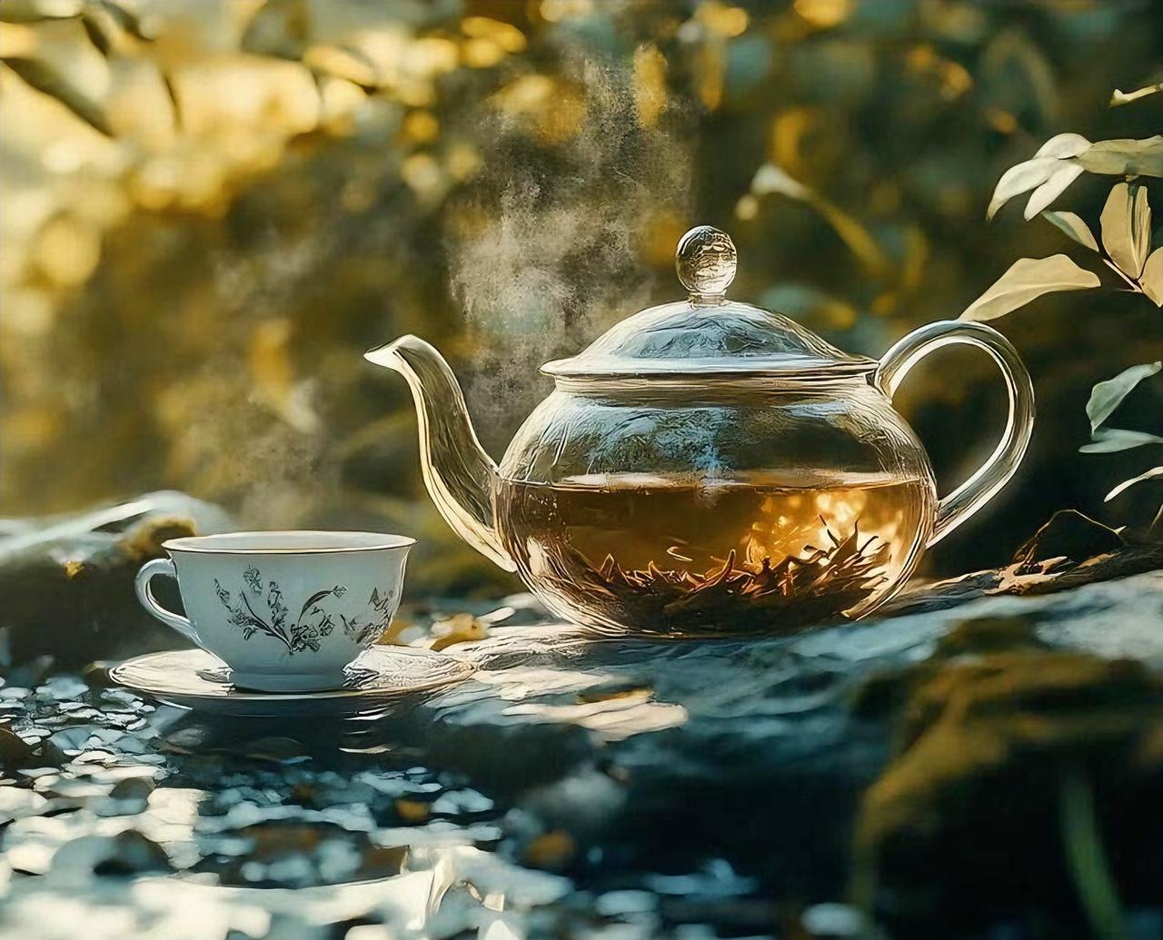 有段现实而又扎心的话：“不是你摔倒了，就会有人扶你；不是你有困难了，就会有人帮