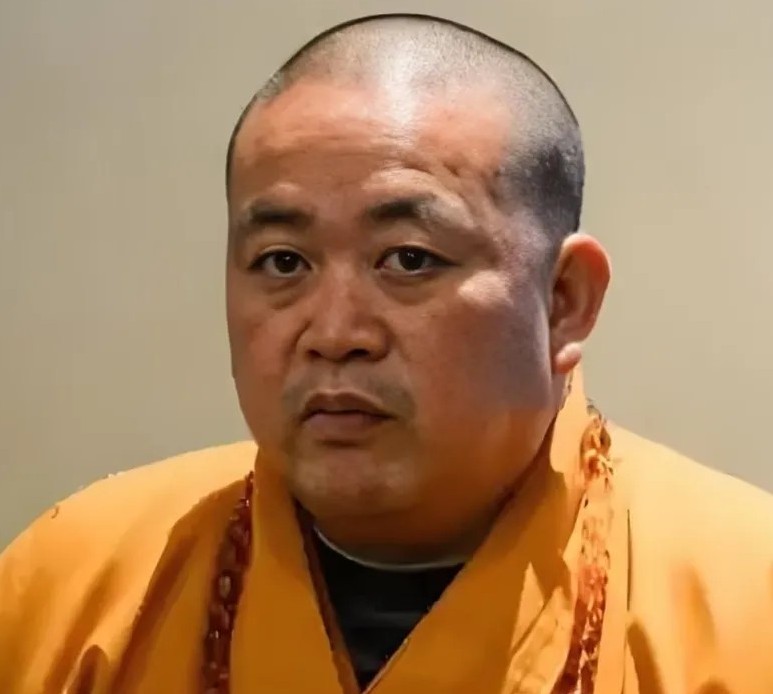 释永信的前半生，看完你就知道为什么网友这么惊讶了。释永信俗家名字刘应成