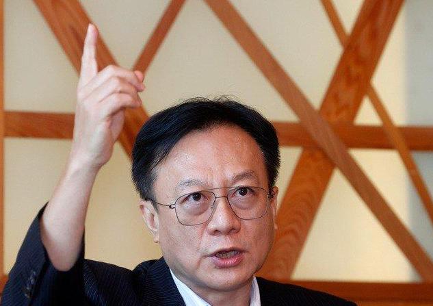 郑丽文援兵到了？卓伯源喊话郝龙斌让位！卓伯源这人挺有意思明明自己也六十