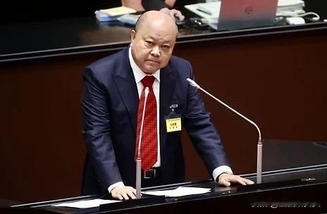 新党今（22日）举办33周年党庆，新党副主席李胜峰发表谈话表示，当前应正视统一议