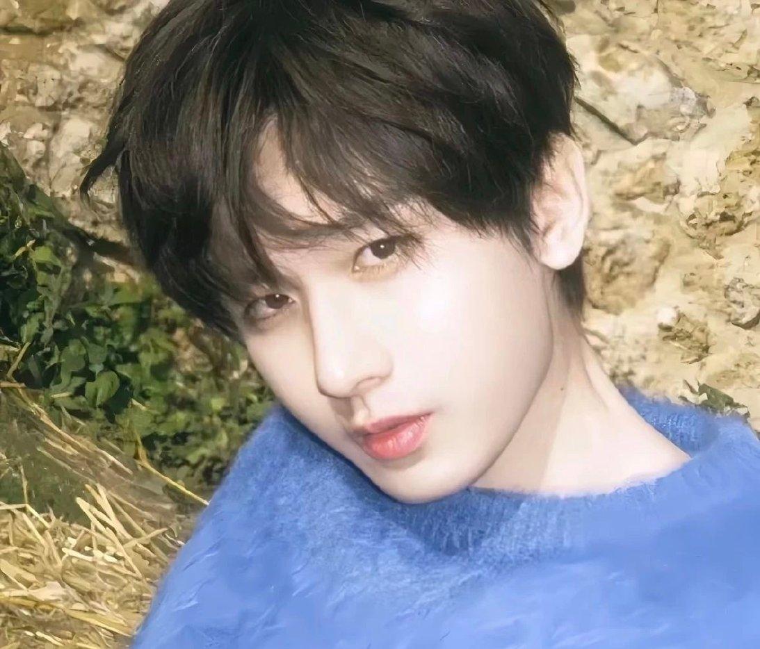 成毅真的太不容易了，这些年到底遭受了多少双标？别人情绪戏五官乱飞，是有张力；