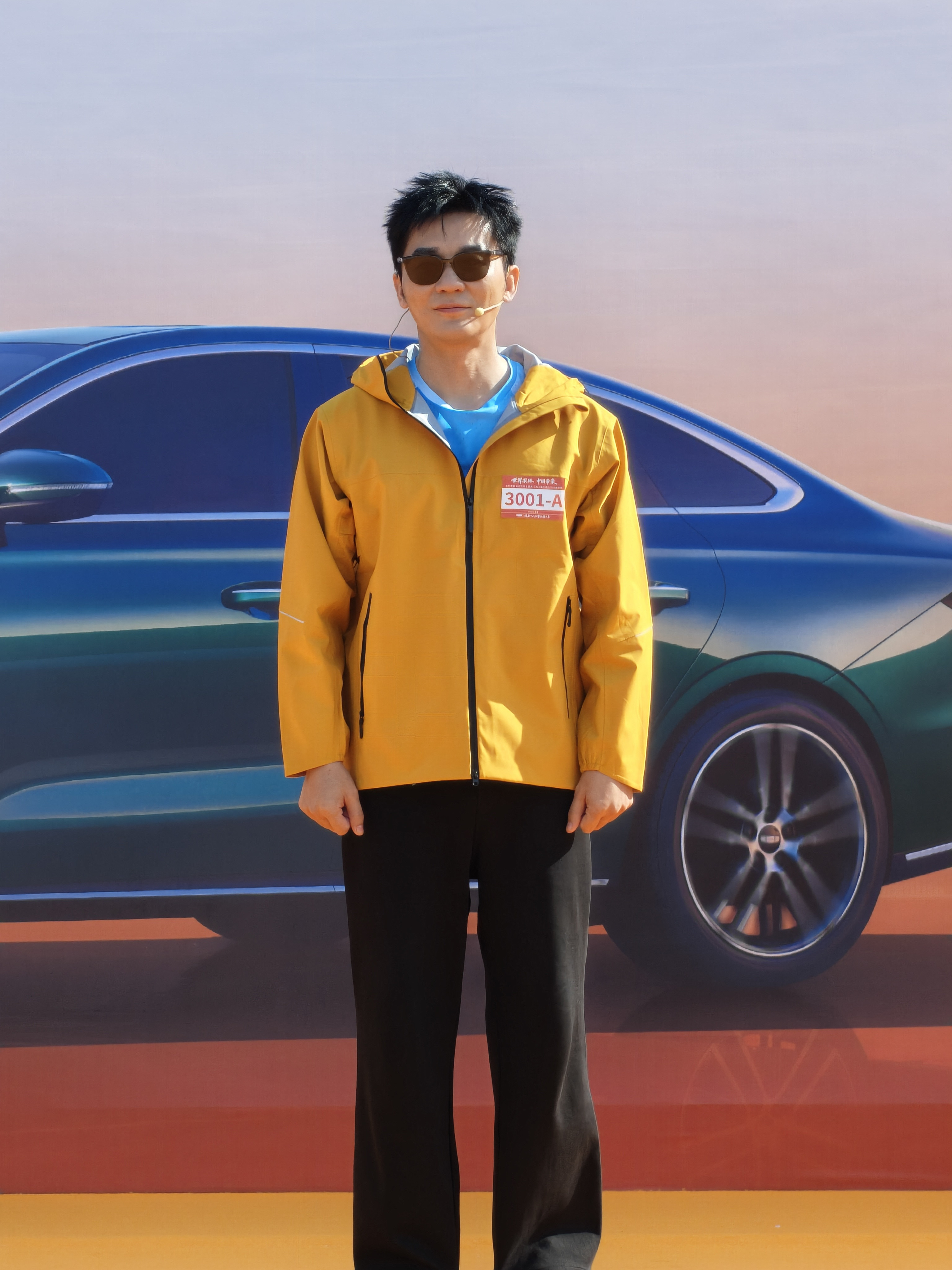 感觉李晨有老人味了前段时间见李晨还觉得很青春活力啊咋就又老人味儿了？我在后面拍