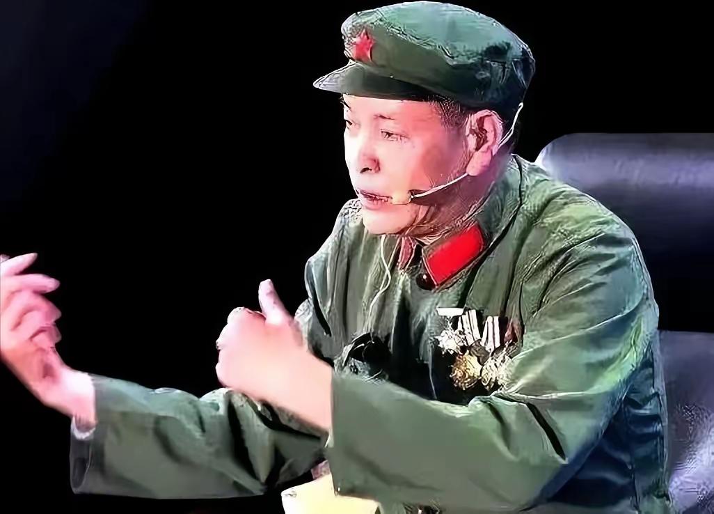 1979年对越自卫反击战高平战场，步兵副班长李金斧缴获越军遗弃的37毫米高