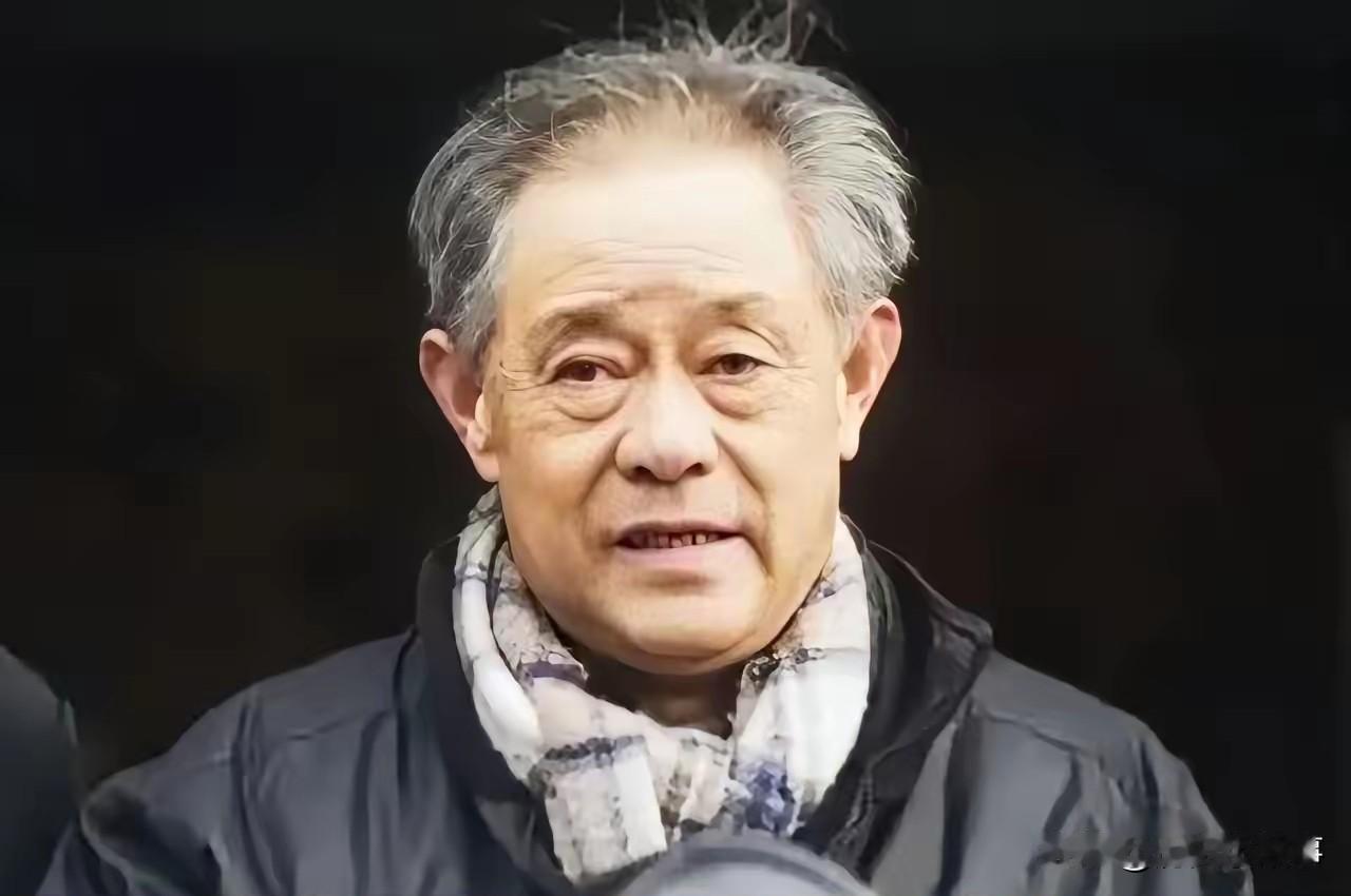 看到徐湖平同他儿子盗卖的数据，真的很惊人呢！2001年，承德李海涛监守自盗，倒腾