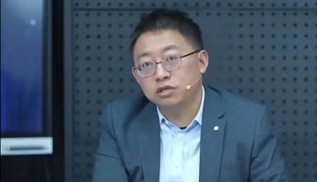 那个“K字签证”一出来，可真是彻底捅了马蜂窝！允许在咱们这儿毕业的外国硕士博士，