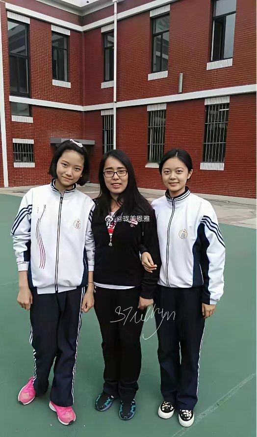 我和赵今麦一个中学的！​​​