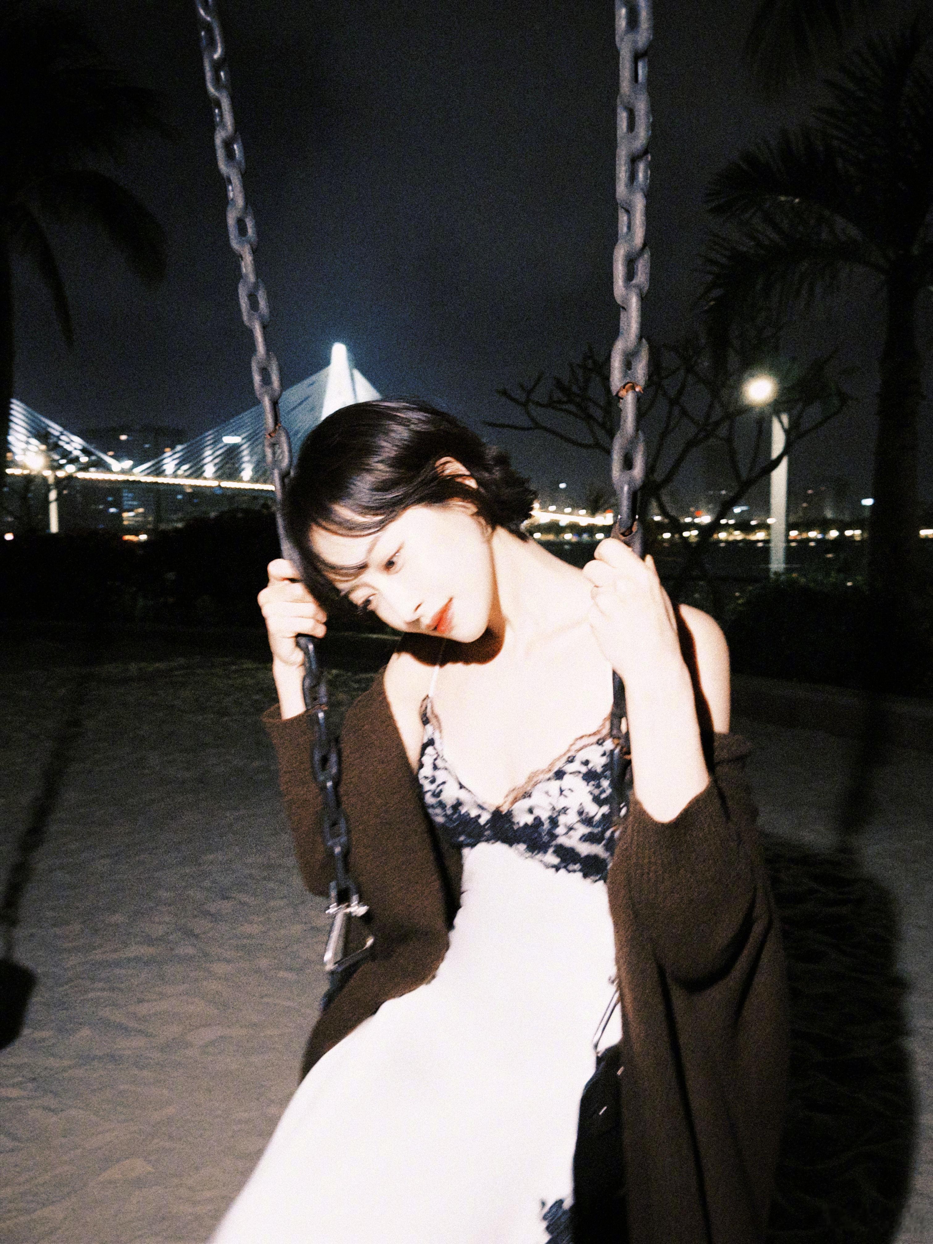 没认出来是宋茜这个宋茜就这样百变！！！什么造型都可以轻松驾驭！！！谁说短发不好