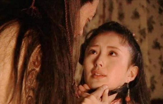 野史：1855年9月，洪秀全刚洗完澡，洪宣娇便不声不响地进来了，天王看见她，热情